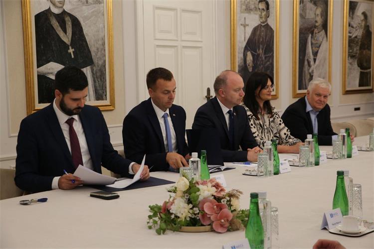 Slika /Ministar Šipić - fotografije/Subotica 1.jpg